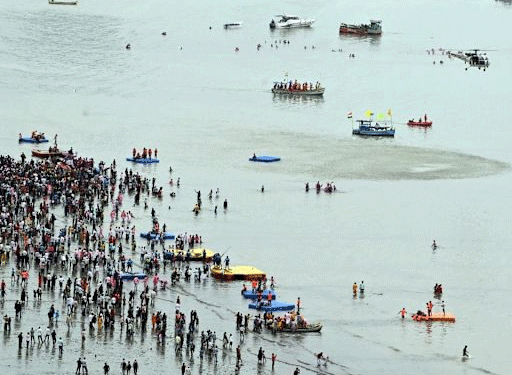 गणेश प्रतिमा विसर्जन के दौरान  चार लोग डूबे, 13 लापता