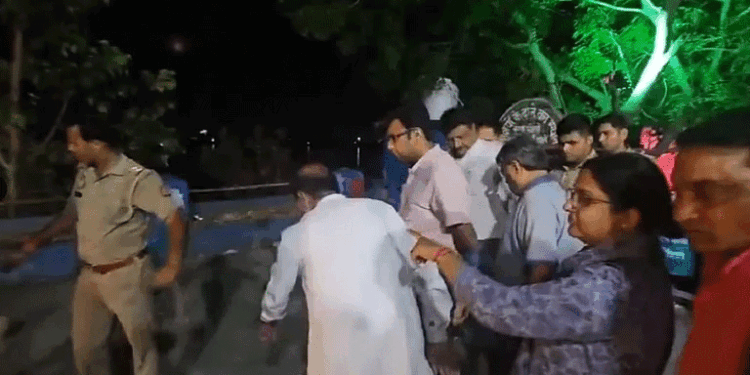 आगरा में यमुना घाट पर बड़ा हादसा