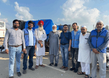 जमाअत प्रतिनिधिमंडल का पंजाब के बाढ़ प्रभावित इलाकों का दौरा