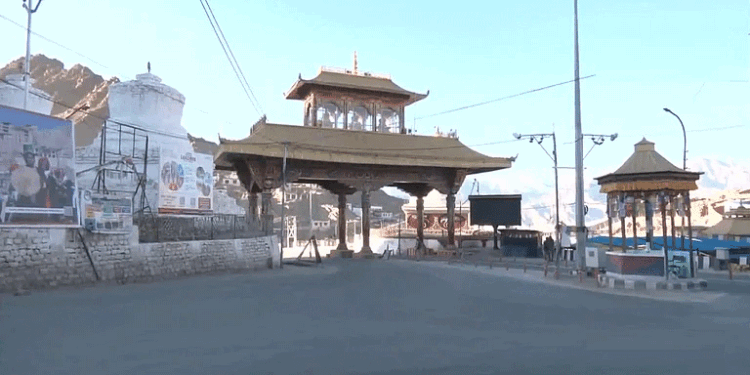 लेह में अभी भी कड़ी पाबंदियां लागू, बड़ी संख्या में सुरक्षाबल तैनात
