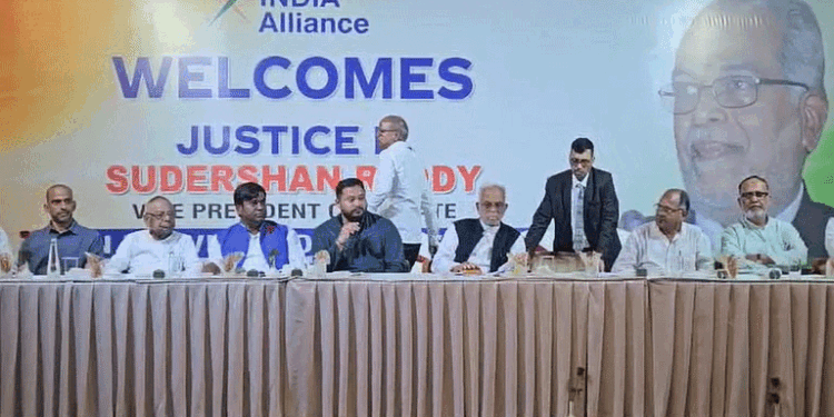 पटना पहुंचे बी सुदर्शन रेड्डी