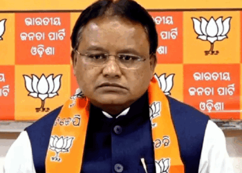 ओडिशा के मुख्यमंत्री के विमान की लैंडिंग में आई दिक्कत