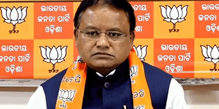 ओडिशा के मुख्यमंत्री के विमान की लैंडिंग में आई दिक्कत