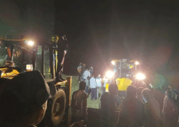 हिमाचल में भूस्खलन की चपेट में आई बस, अब तक 18 लोगों की मौत