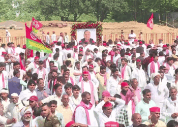 मुलायम सिंह यादव की पुण्यतिथि पर वरिष्ठ नेताओं ने दी श्रद्धांजलि