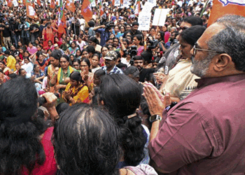 हिजाब विवाद : छात्रा के माता-पिता  का अपनी बेटी का दाखिला किसी अन्य संस्थान में कराने का निर्णय