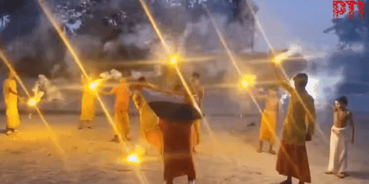 रिंकू सिंह’ और ‘ऑपरेशन सिंदूर’ नाम से पटाखों की धूम