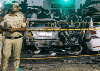 लाल किला विस्फोट:अल-फलाह विश्वविद्यालय का एमबीबीएस छात्र बंगाल से गिरफ्तार