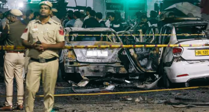 लाल किला विस्फोट:अल-फलाह विश्वविद्यालय का एमबीबीएस छात्र बंगाल से गिरफ्तार