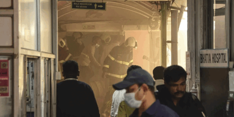 मुंबई के निजी अस्पताल में आग, सभी मरीज सुरक्षित