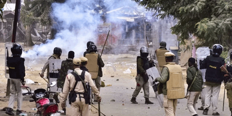 असम में हिंसा प्रभावित इलाकों में मोबाइल इंटरनेट बहाल