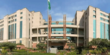 दिल्ली के साकेत कोर्ट के विकलांग स्टाफ ने की खुदकुशी