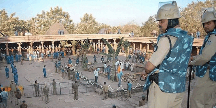 भोजशाला में बसंत पंचमी के दिन हिंदुओं को पूजा करने की इजाजत, जुमे की नमाज भी होगी