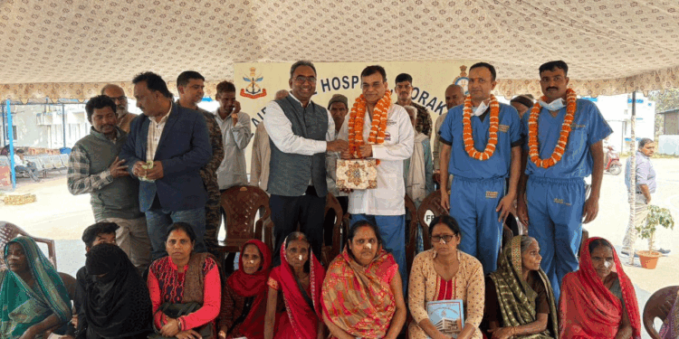 आर्मी व नेवी द्वारा  गोरखपुर में विशाल आई सर्जरी कैंप में माटी न्यास की भागीदारी