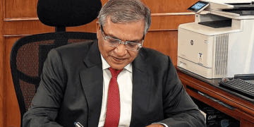 ज्ञानेश कुमार के खिलाफ विपक्ष की घेराबंदी