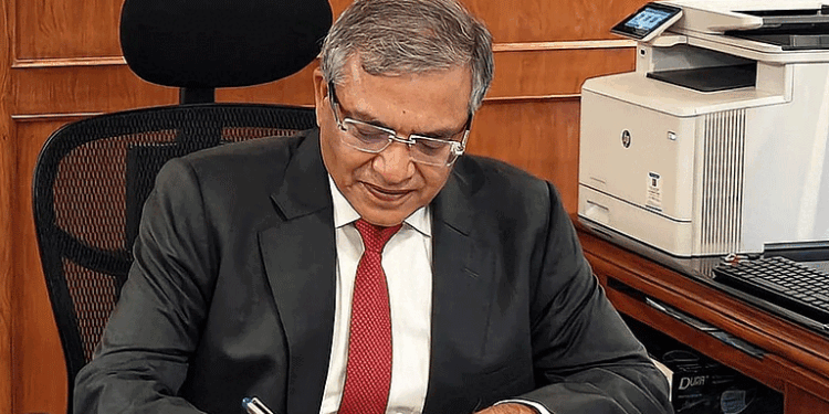 ज्ञानेश कुमार के खिलाफ विपक्ष की घेराबंदी