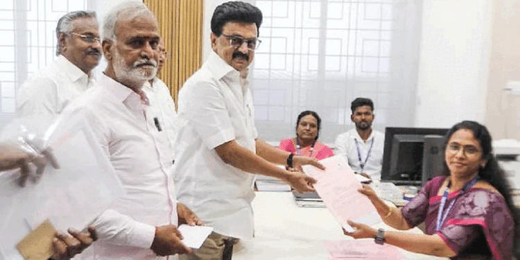 स्टालिन ने कोलाथुर से किया नामांकन