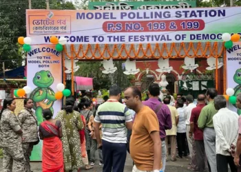 पश्चिम बंगाल की 152, तमिलनाडु की सभी 234 सीटों पर वोटिंग जारी