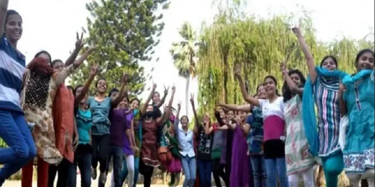 यूपी बोर्ड की 10वीं और 12वीं का रिजल्ट जारी