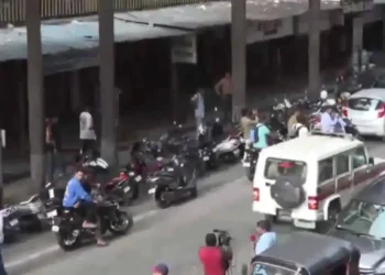 ठाणे के मीरा रोड इलाके में आवासीय सोसाइटी में बकरों को बांधने को लेकर तनाव