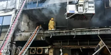 लखनऊ में इमारत में आग लगने से अब तक 15 लोगों की मौत, 9 लोग घायल, जांच के लिए एसआईटी गठित