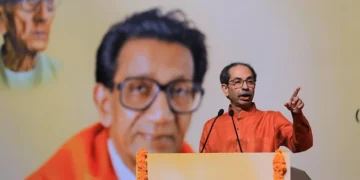 पार्टी प्रमुख का पद छोड़ने को तैयार, लेकिन चोरों के हाथ में नहीं जाने दूंगा:उद्धव