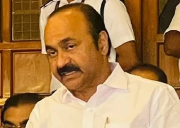 दुबई के अस्पताल में फंसे भारतीय नर्सों-डॉक्टरों के लिए तत्काल हस्तक्षेप की मांग ,केरल सीएम ने मोदी को लिखा पत्र