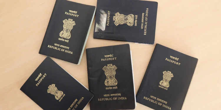 नागरिकता के प्रमाण पर बहस के बीच सरकार ने बढ़ाई पासपोर्ट की फीस