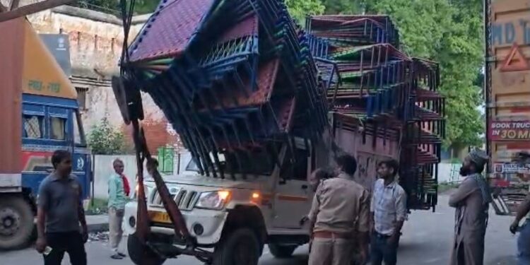 कौशांबी में अज्ञात वाहन की टक्कर से चार लोगों की मौत