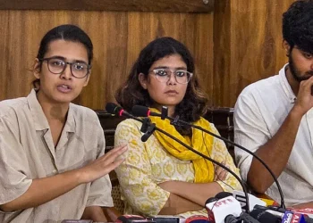 पेपर लीक के खिलाफ प्रदर्शन कर रहे छात्रों पर देशभर में कार्रवाई का आइसा का आरोप