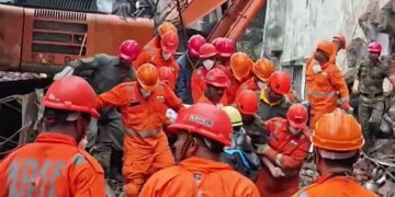 महाराष्ट्र में  4 मंजिला इमारत ढही, अब तक 3 शव मिले, कई लोगों के फंसे होने की आशंका