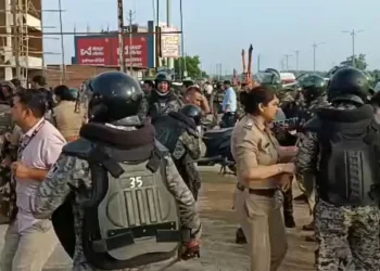 BJP में टिकट न मिलने पर बवाल, नरोत्तम मिश्रा समर्थकों ने NH-44 किया जाम, पुलिस पर पथराव