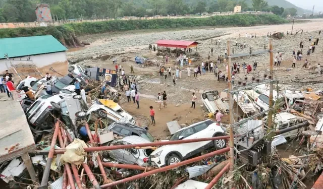 जम्मू-कश्मीर में बारिश का कहर, पुंछ-राजौरी में भूस्खलन से 11 लोगों की मौत, 7 लापता