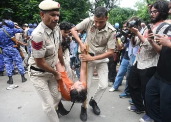 संसद मार्च: 100 से ज्यादा प्रदर्शनकारी हिरासत में