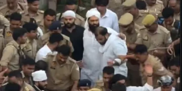 भारी पुलिस बल के बीच अतीक के बेटे अबान का अंतिम संस्कार