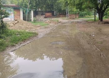जौनपुर में बारिश के पानी से भरे गड्ढे में डूबने से दो बच्चों की मौत