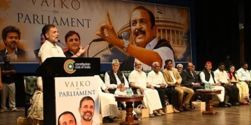 पीएम मोदी को छात्रों से माफी मांगनी चाहिए: राहुल गांधी