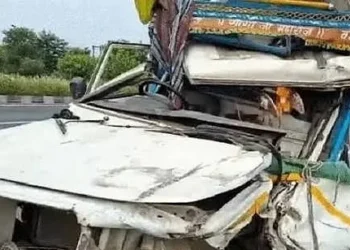 KMP एक्सप्रेसवे पर बड़ा हादसा, ट्रक से टकराई पिकअप, 6 की मौत
