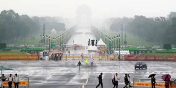 दिल्ली-एनसीआर में बारिश के बाद उमसभरी गर्मी ने किया परेशान
