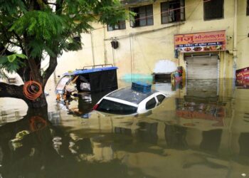 बिहार में बाढ़ का खतरा बढ़ा, गांधी घाट पर गंगा उच्चतम बाढ़ स्तर से ऊपर