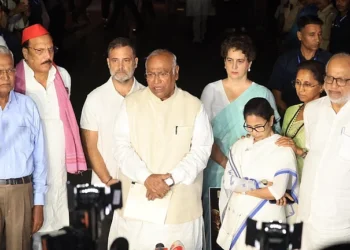 वोट चोरी के खिलाफ अब चीफ जस्टिस से मिलेंगे राहुल गांधी और खड़गे