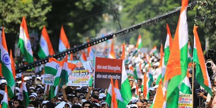उद्धव ठाकरे ने CEC को बताया BJP का ‘हथियार’, राज ठाकरे की महाराष्ट्र में SIR रद्द करने की मांग