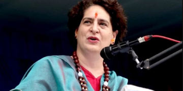 ’کانگریس لگن کے ساتھ عوام کو دی گئی گارنٹیوں کو نافذ کرنے کے لیے کام کرے گی‘، پرینکا گاندھی
