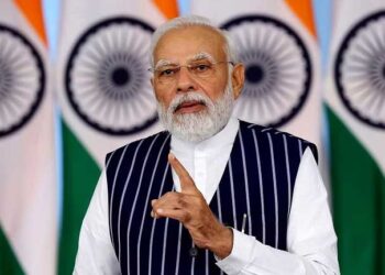 لوگ ندیوں، نہروں، جھیلوں کو زندہ کرنے میں مصروف