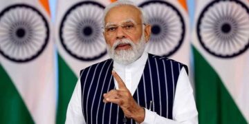 لوگ ندیوں، نہروں، جھیلوں کو زندہ کرنے میں مصروف