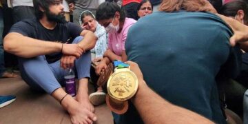 وزیر کھیل انوراگ ٹھاکر نے پہلوانوں کو دی بات چیت کی دعوت