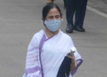 ممتا بنرجی  خراب موسم کی وجہ سے حادثہ کا شکار ہوتے ہوتے بچ گئیں