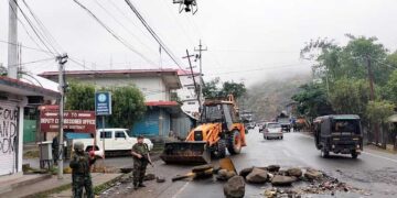 منی پورمیں سیکورٹی اہلکاروں کے بھیس میں آئے عسکریت پسندوں  کے ہاتھوں 3 افراد کا قتل عام