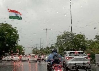 موسم کا حال: دہلی میں بارش اور بہار میں گرمی کی لہر، لوگوں کو مانسون کا انتظار