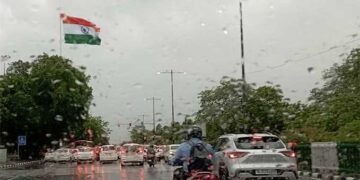موسم کا حال: دہلی میں بارش اور بہار میں گرمی کی لہر، لوگوں کو مانسون کا انتظار
